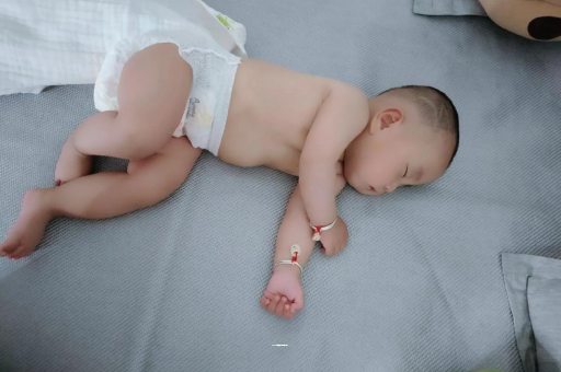 盐城几个月宝宝会抬头